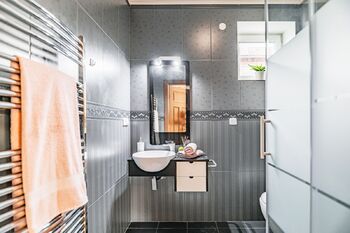 Pronájem domu 228 m², Králův Dvůr