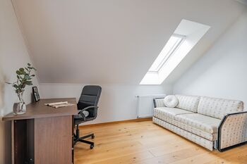 Pronájem domu 228 m², Králův Dvůr