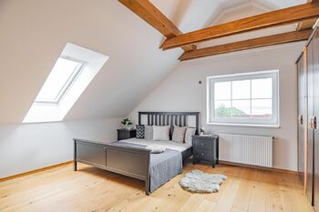 Pronájem domu 228 m², Králův Dvůr