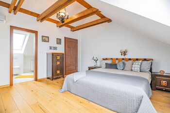 Pronájem domu 228 m², Králův Dvůr