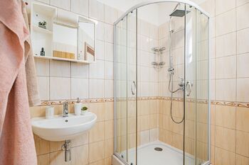 Pronájem domu 228 m², Králův Dvůr