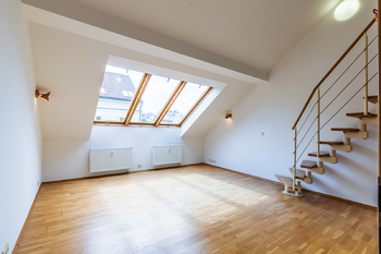 Prodej bytu 2+kk v osobním vlastnictví 60 m², Praha 3 - Žižkov