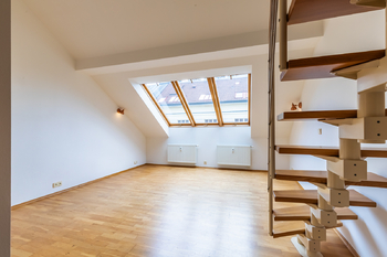 Prodej bytu 2+kk v osobním vlastnictví 60 m², Praha 3 - Žižkov