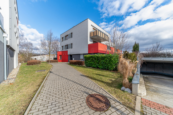 U Svahu 28, Praha-Slivenec - Pronájem bytu 1+kk v osobním vlastnictví 32 m², Praha 5 - Slivenec