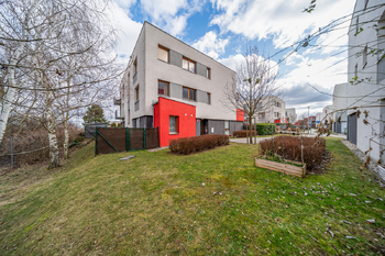 U Svahu 28, Praha-Slivenec - Pronájem bytu 1+kk v osobním vlastnictví 32 m², Praha 5 - Slivenec