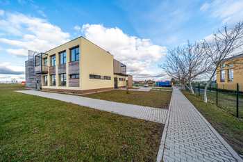 Základní a mateřská škola - Pronájem bytu 1+kk v osobním vlastnictví 32 m², Praha 5 - Slivenec