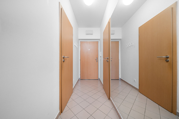 Pronájem bytu 1+kk v osobním vlastnictví 38 m², Praha 5 - Jinonice