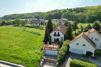 čelní pohled na dům - Prodej domu 347 m², Tuchoměřice