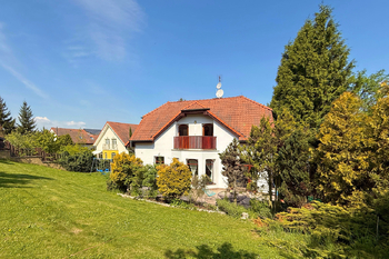 zední pohled na dům - Prodej domu 347 m², Tuchoměřice 