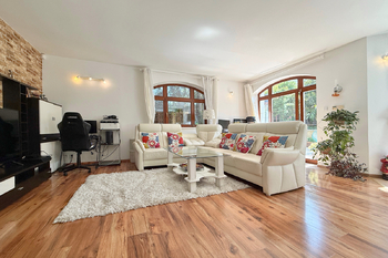 obývací pokoj - Prodej domu 347 m², Tuchoměřice