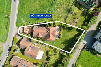 letecký pohled na dům - Prodej domu 347 m², Tuchoměřice