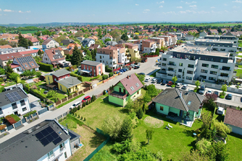 letecký pohled na dům - Prodej domu 132 m², Horoměřice