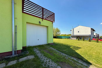 garáž - Prodej domu 132 m², Horoměřice