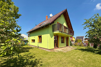 zadní pohled na dům - Prodej domu 132 m², Horoměřice