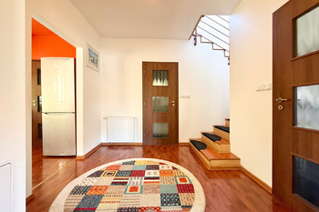 hala - Prodej domu 132 m², Horoměřice