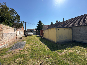 Prodej pozemku 992 m², Nesvačilka