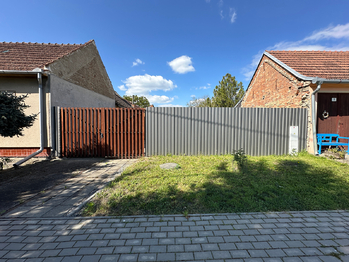 Prodej pozemku 992 m², Nesvačilka