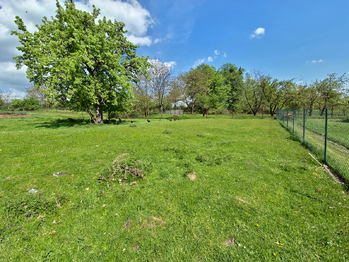 Prodej pozemku 1300 m², Bělotín