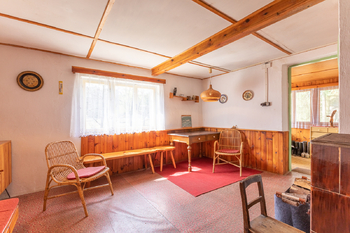 Obývací pokoj s kuchyňským koutem - Prodej chaty / chalupy 80 m², Újezd nade Mží