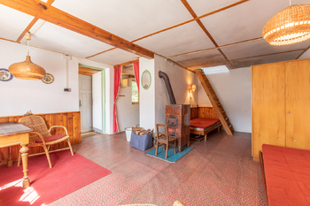 Obývací pokoj s kuchyňským koutem - Prodej chaty / chalupy 80 m², Újezd nade Mží