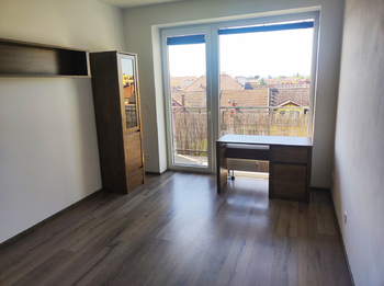 pokoj  - Pronájem bytu 2+kk v osobním vlastnictví 69 m², Pardubice