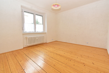 Dětský pokoj / ložnice / kancelář.  - Pronájem bytu 3+1 v osobním vlastnictví 77 m², Praha 9 - Čakovice