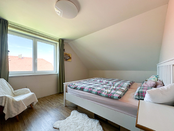 Hlavní ložnice - Prodej domu 154 m², Chaloupky