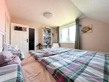Hlavní ložnice - Prodej domu 154 m², Chaloupky
