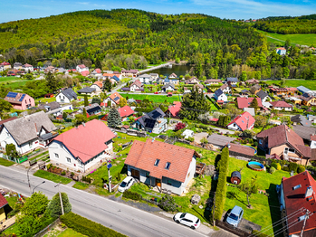 Pohled z dronu  - Prodej domu 154 m², Chaloupky