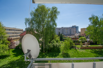 Výhled z balkónu - Prodej bytu 3+1 v družstevním vlastnictví 60 m², Hradec Králové