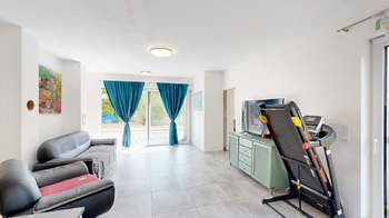 obývací pokoj s kuchyňským koutem - Prodej domu 134 m², Pyšely