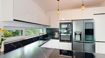 kuchyňský kout - Prodej domu 134 m², Pyšely