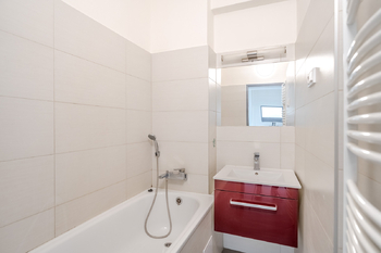 Koupelna - Pronájem bytu 2+1 v osobním vlastnictví 60 m², Ústí nad Labem