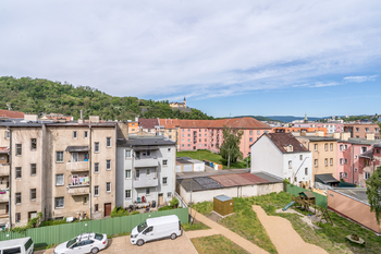 Výhled z balkónu - Pronájem bytu 2+1 v osobním vlastnictví 60 m², Ústí nad Labem