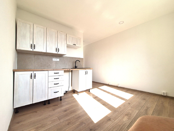 Prodej kancelářských prostor 15 m², Louny