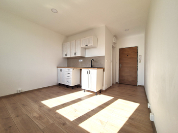 Prodej kancelářských prostor 15 m², Louny