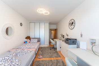 Prodej bytu 3+kk v osobním vlastnictví 76 m², Praha 9 - Vinoř