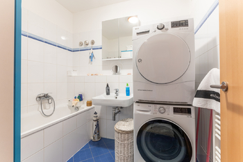 Prodej bytu 3+kk v osobním vlastnictví 76 m², Praha 9 - Vinoř