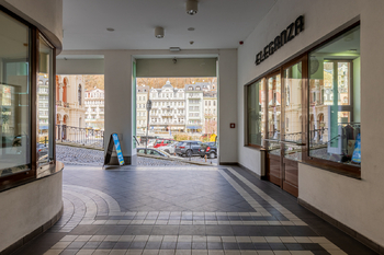 Prodej obchodních prostor 115 m², Karlovy Vary