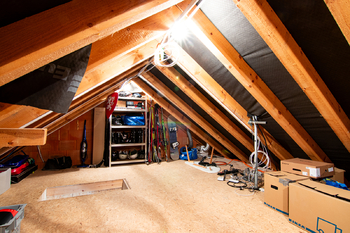půda je prostorná a pochozí - Prodej domu 122 m², Lány