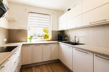 kuchyně - Prodej domu 122 m², Lány