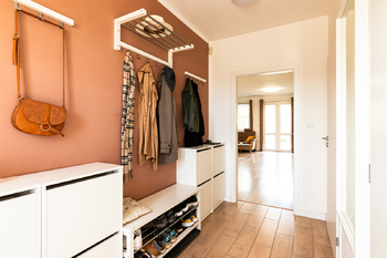 vstupní chodba do domu - Prodej domu 122 m², Lány