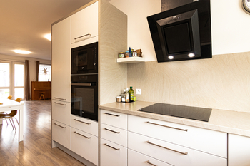 kuchyně - Prodej domu 122 m², Lány
