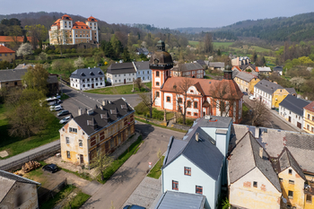 Prodej domu 688 m², Valeč