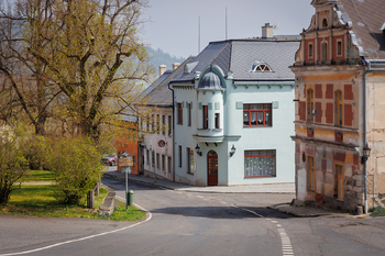 Prodej domu 688 m², Valeč