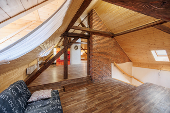 Prodej domu 688 m², Valeč
