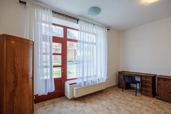 Prodej domu 688 m², Valeč