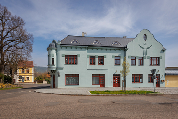Prodej domu 688 m², Valeč