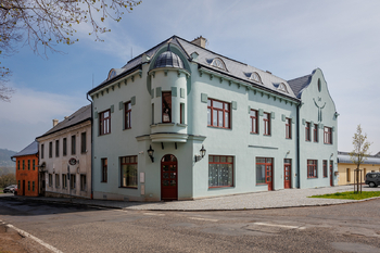 Prodej domu 688 m², Valeč