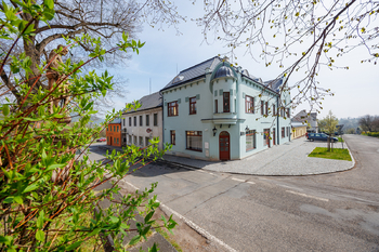 Prodej domu 688 m², Valeč